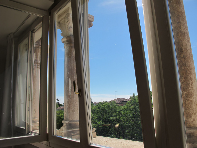 CENTRO STORICO: AFFASCINANTE APPARTAMENTO DI MQ. 204, PIANO 2°. INGRESSO, SOGGIORNO CON ZONA PRAN...