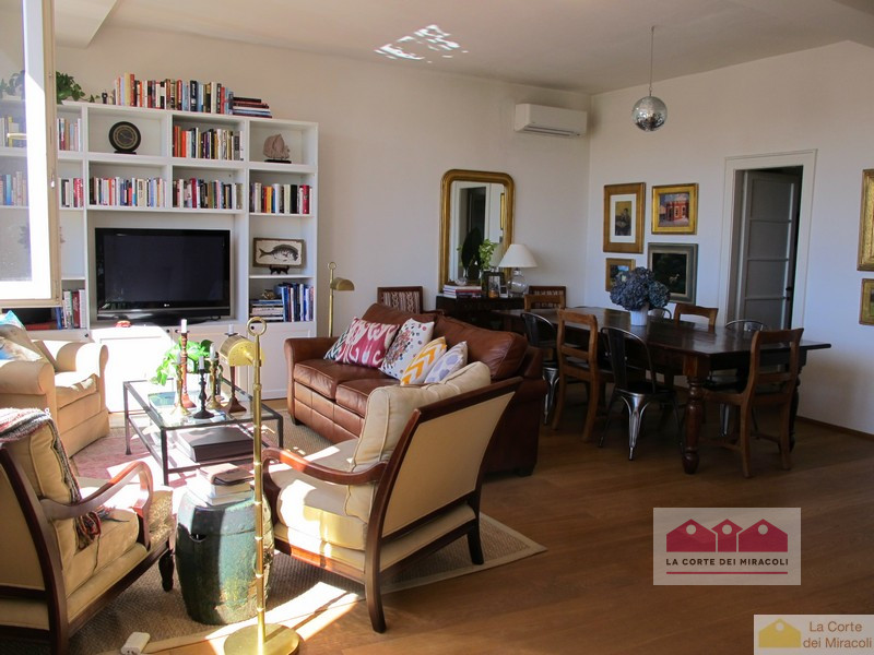 CENTRO STORICO: AFFASCINANTE APPARTAMENTO DI MQ. 204, PIANO 2°. INGRESSO, SOGGIORNO CON ZONA PRAN...