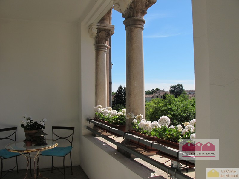 CENTRO STORICO: AFFASCINANTE APPARTAMENTO DI MQ. 204, PIANO 2°. INGRESSO, SOGGIORNO CON ZONA PRAN...