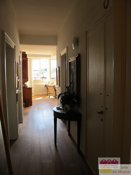 CENTRO STORICO: AFFASCINANTE APPARTAMENTO DI MQ. 204, PIANO 2°. INGRESSO, SOGGIORNO CON ZONA PRAN...