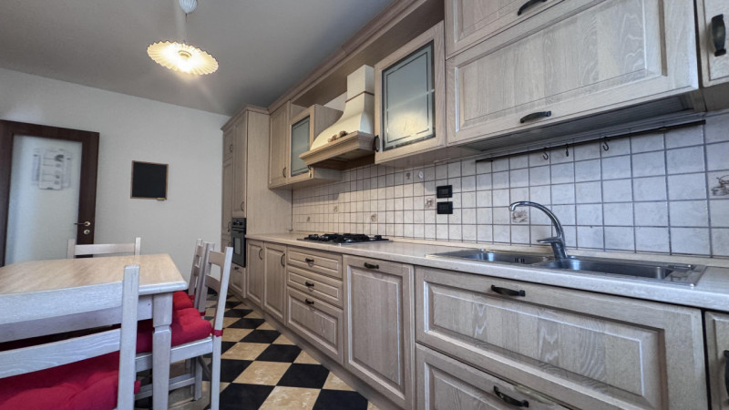 Nel pieno centro di Conselve, in una palazzina moderna dal design curato, proponiamo un appartame...