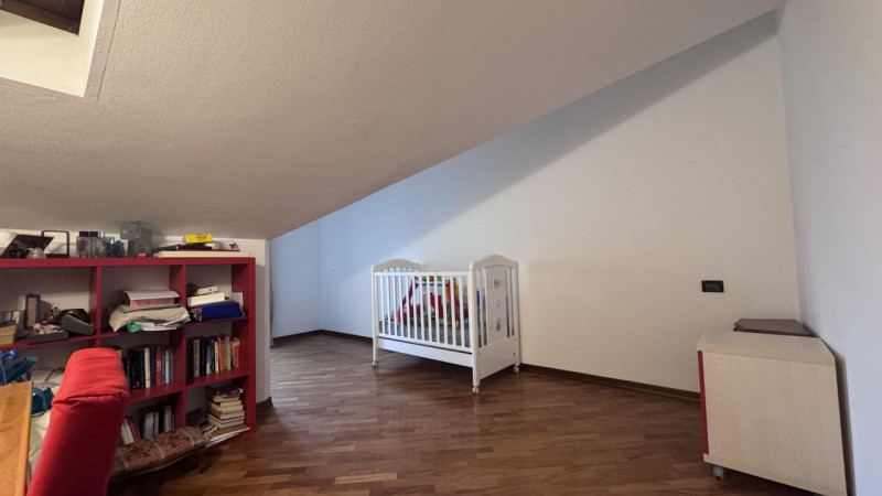 Nel pieno centro di Conselve, in una palazzina moderna dal design curato, proponiamo un appartame...