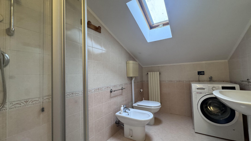 Nel pieno centro di Conselve, in una palazzina moderna dal design curato, proponiamo un appartame...