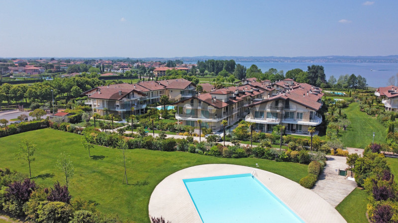 Sirmione Vendita Appartamento quadrilocale