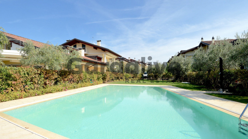 Sirmione Vendita Appartamento quadrilocale