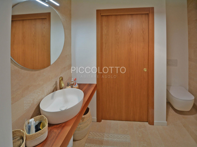 Rif. V4905 - Nel cuore del centro storico di Asolo, uno dei borghi più belli d’Italia, proponiamo...