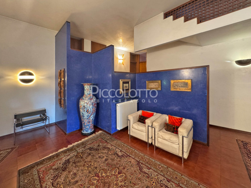 Rif. V3418 - Montebelluna, splendida villa in prestigioso contesto collinare a breve distanza dal...