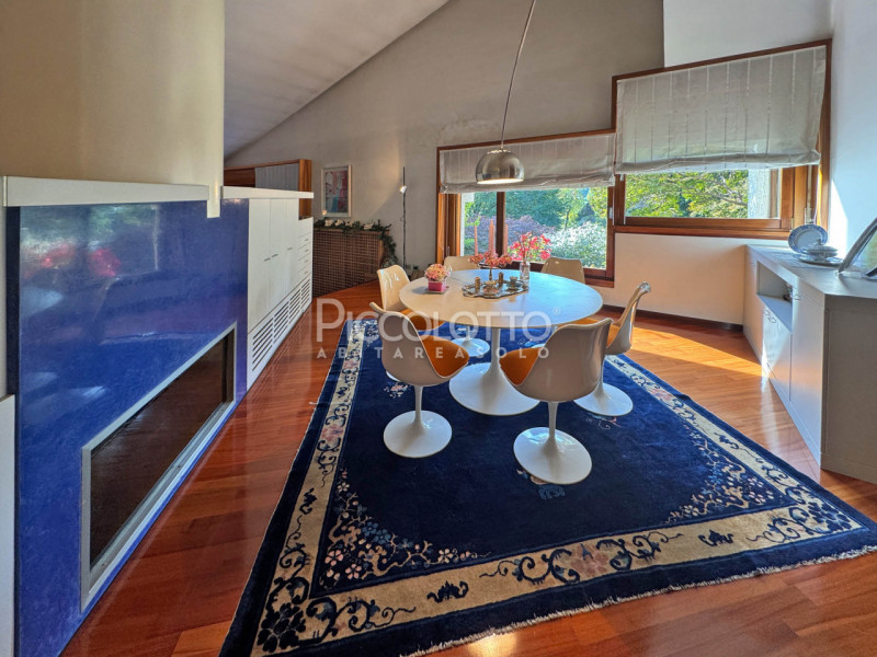 Rif. V3418 - Montebelluna, splendida villa in prestigioso contesto collinare a breve distanza dal...