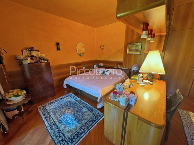 Rif. V3418 - Montebelluna, splendida villa in prestigioso contesto collinare a breve distanza dal...