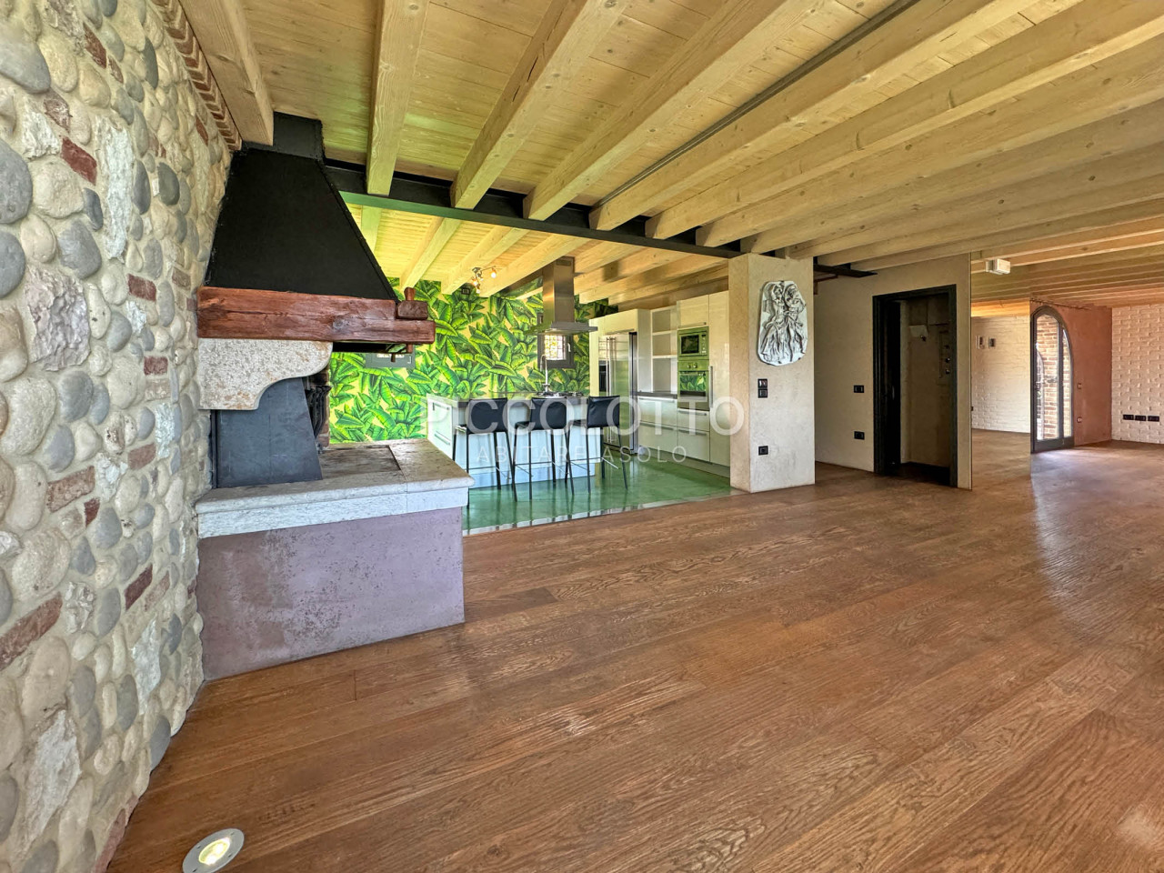 Pagnano d'Asolo - Villa in stile rustico con piscina