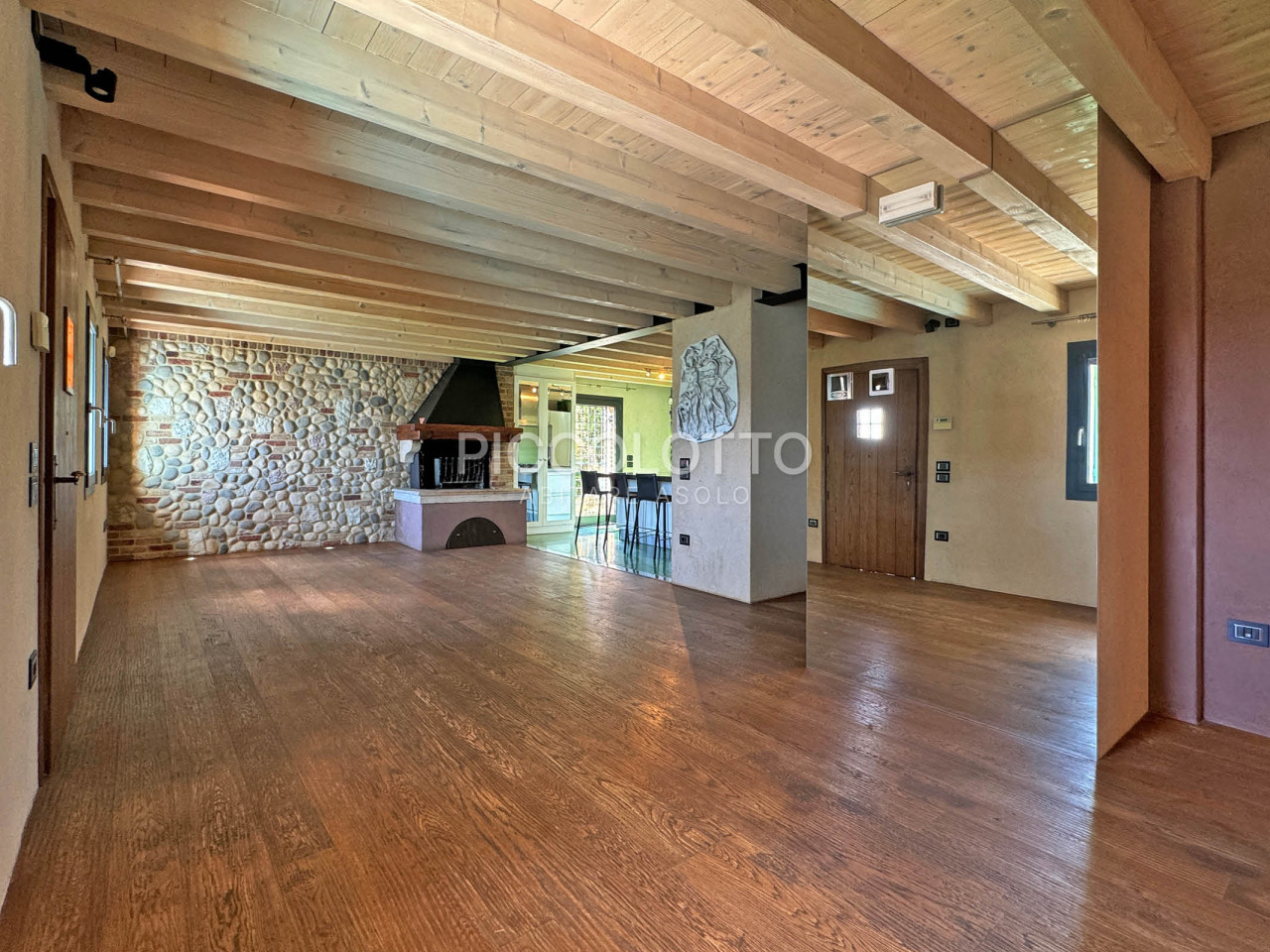 Pagnano d'Asolo - Villa in stile rustico con piscina