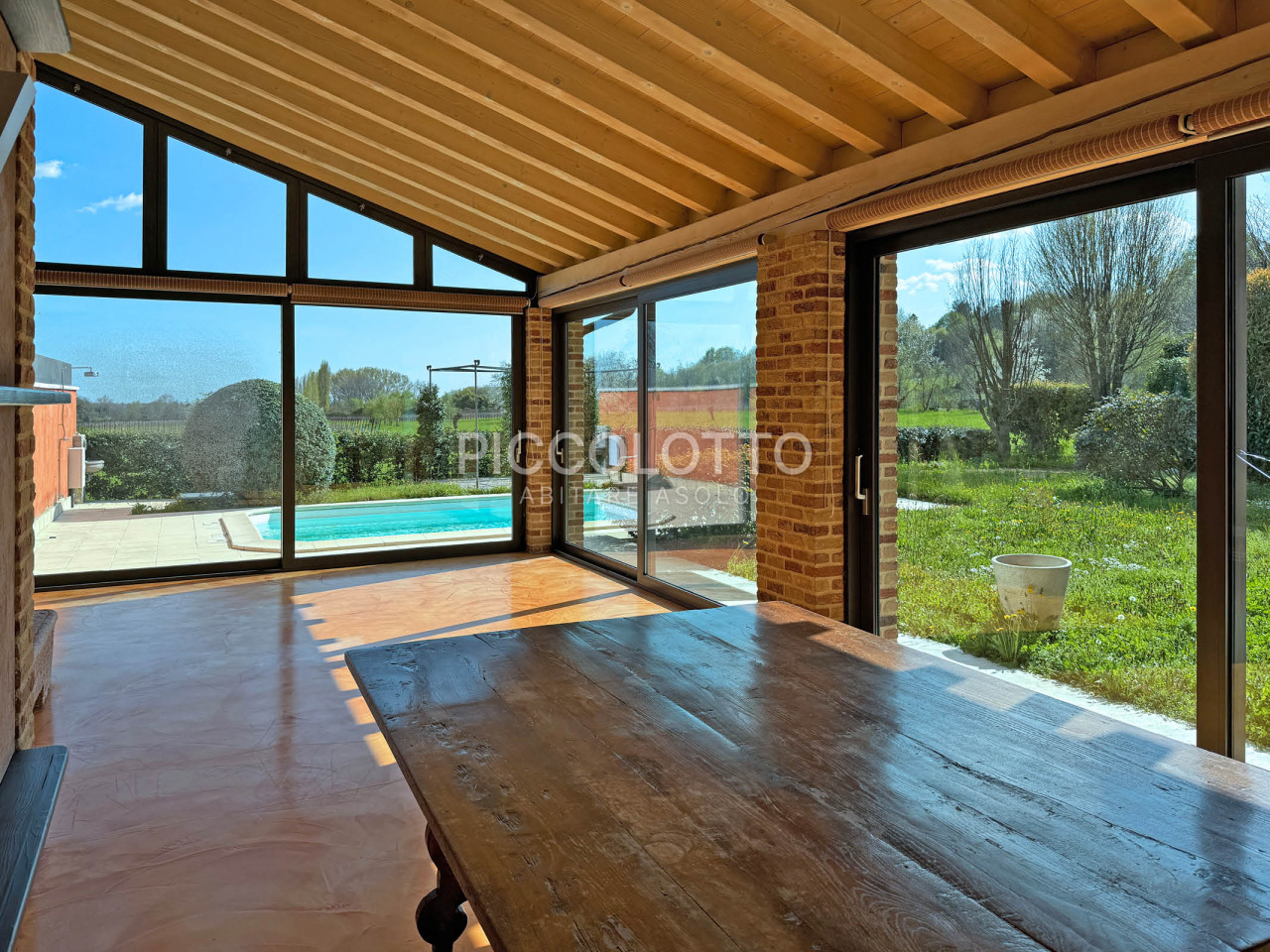 Pagnano d'Asolo - Villa in stile rustico con piscina