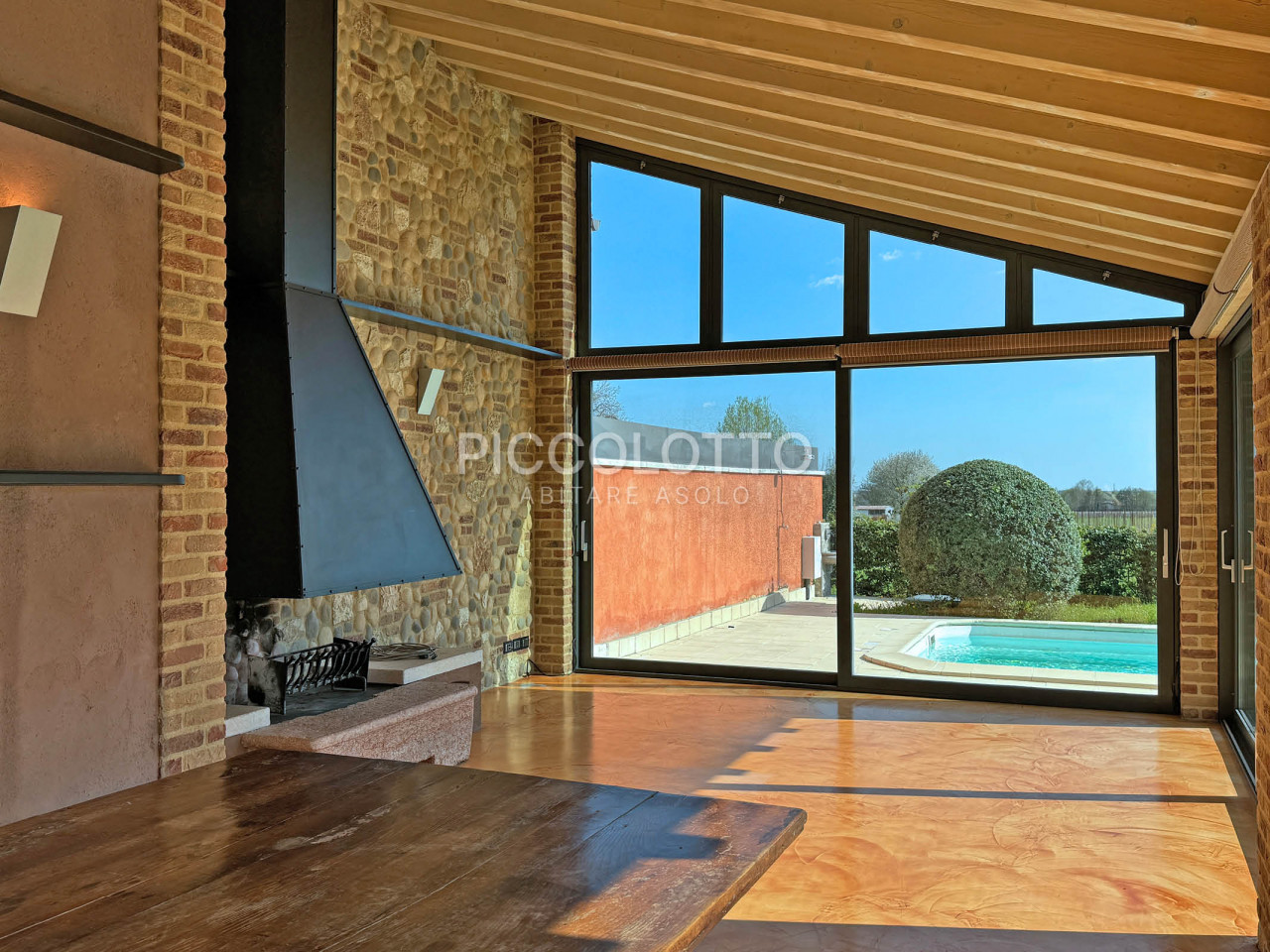 Pagnano d'Asolo - Villa in stile rustico con piscina