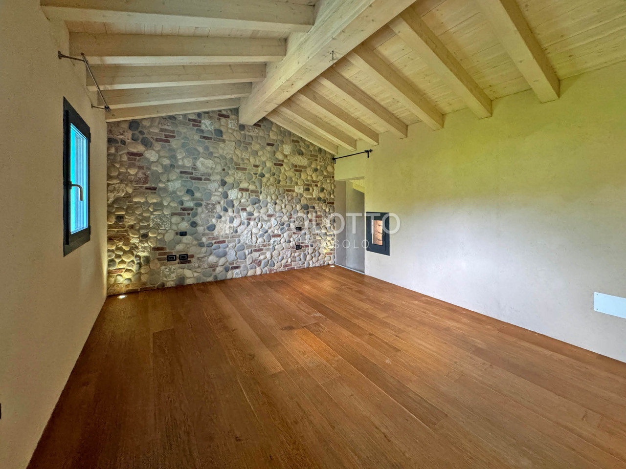Pagnano d'Asolo - Villa in stile rustico con piscina