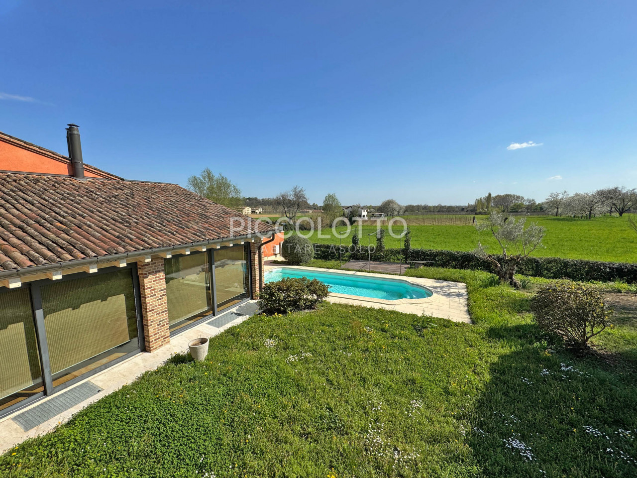Pagnano d'Asolo - Villa in stile rustico con piscina