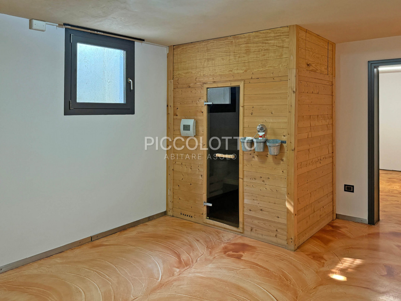 Pagnano d'Asolo - Villa in stile rustico con piscina