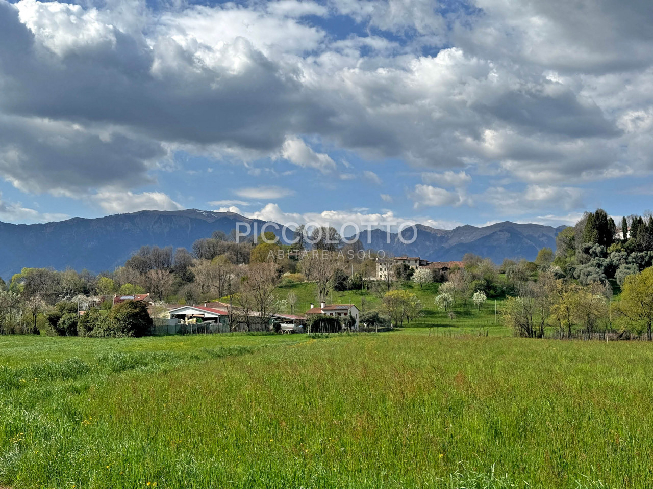 Pagnano d'Asolo - Villa in stile rustico con piscina