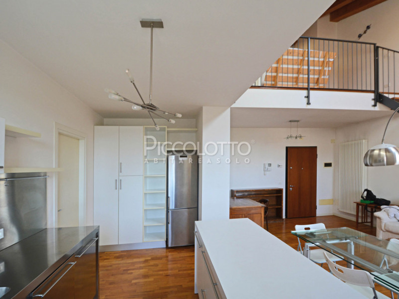 Rif. V2126 - Casella d'Asolo, pregevole appartamento duplex in vendita, ubicato all'ultimo piano ...