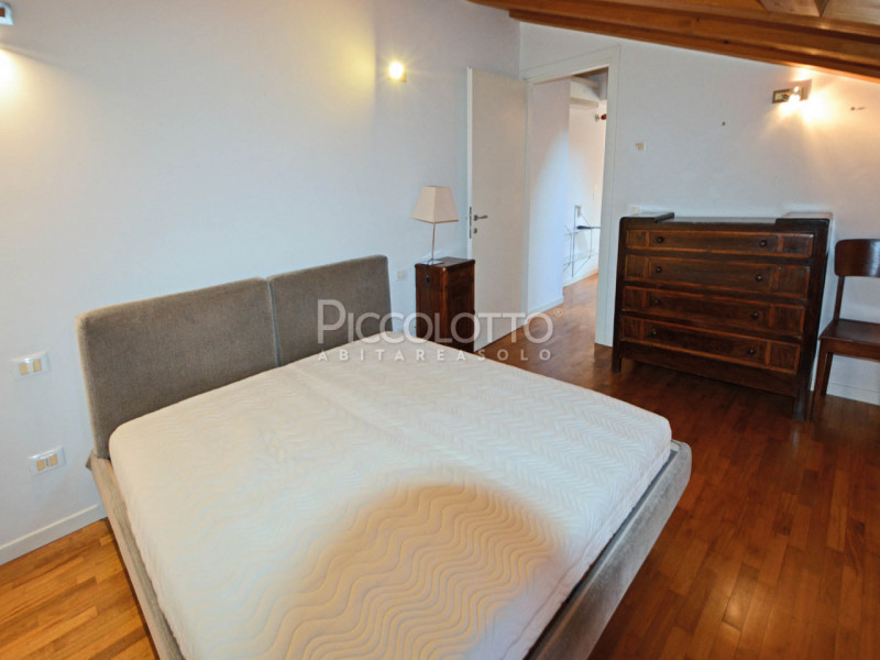 Rif. V2126 - Casella d'Asolo, pregevole appartamento duplex in vendita, ubicato all'ultimo piano ...