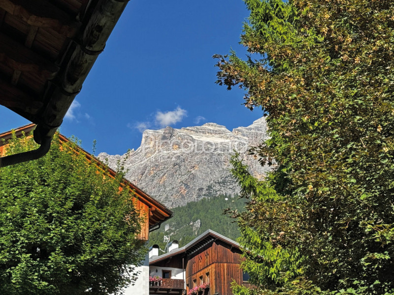 Rif. V2167 - Cortina d'Ampezzo, in posizione di assoluto privilegio a pochi passi da Corso Italia...