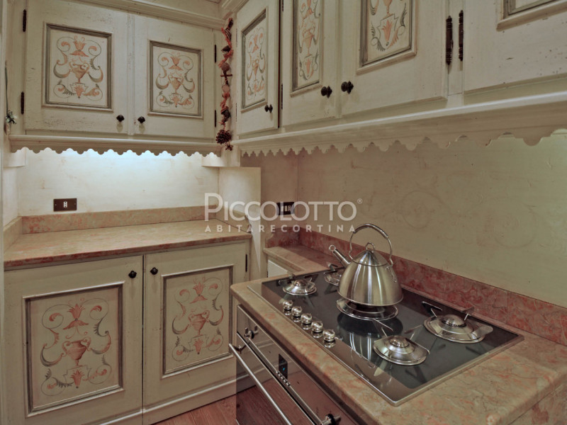 Rif. A2189 - Abitazione ricavata dall'accurato restauro di un antico fienile ampezzano, a pochi m...