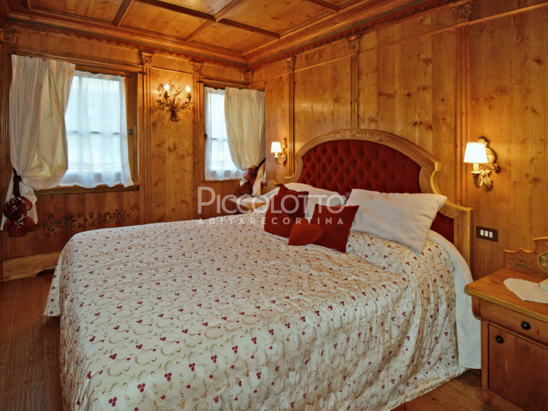 Rif. A2189 - Abitazione ricavata dall'accurato restauro di un antico fienile ampezzano, a pochi m...