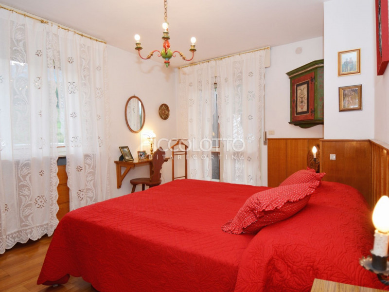 Rif. A710 - DISPONIBILE Stagione Invernale 2025/2026 

Vacanze da sogno a Cortina d'Ampezzo - Que...