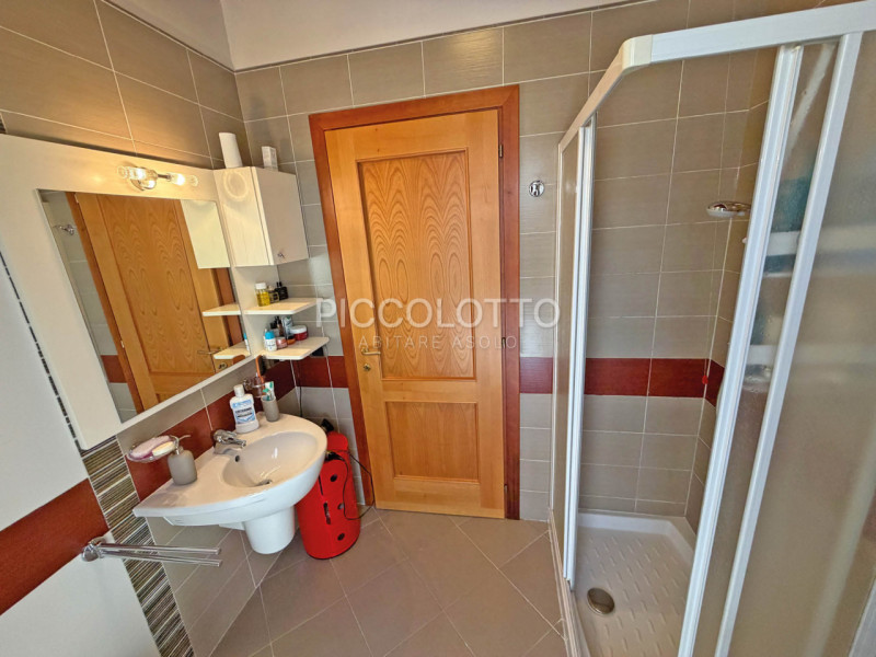 Rif. V2767 - Nel cuore di Asolo, "città dai cento orizzonti", raffinato appartamento duplex in ve...