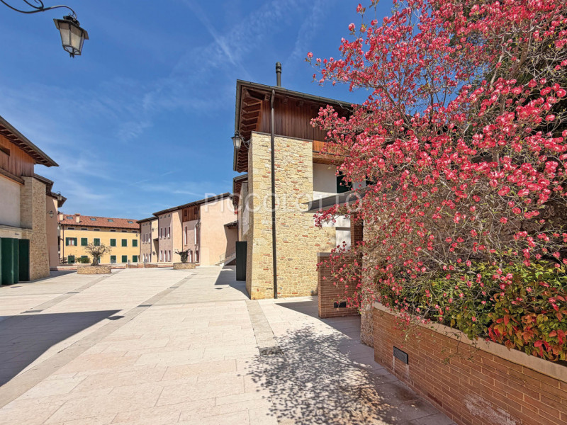 Rif. V2767 - Asolo Centro Storico, in prestigioso contesto residenziale "Borgo Santa Caterina", s...