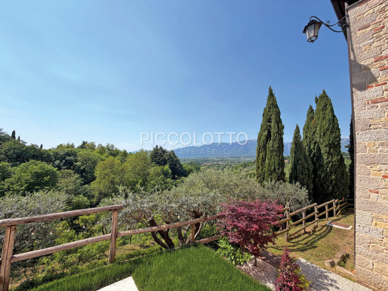 Rif. V2767 - Asolo Centro Storico, in prestigioso contesto residenziale "Borgo Santa Caterina", s...