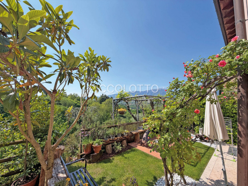 Rif. V2767 - Asolo Centro Storico, in prestigioso contesto residenziale "Borgo Santa Caterina", s...