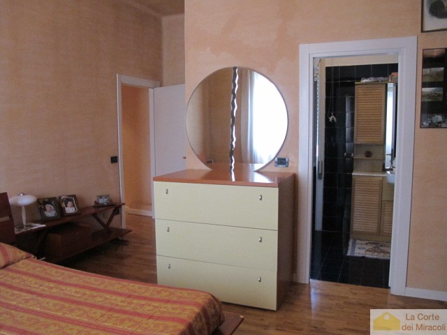 VIALE ROMA: TRICAMERE ARREDATO IN CENTRO STORICO. RICHIESTA EURO 1.200 + SPESE CONDOMINIALI RIF. ...