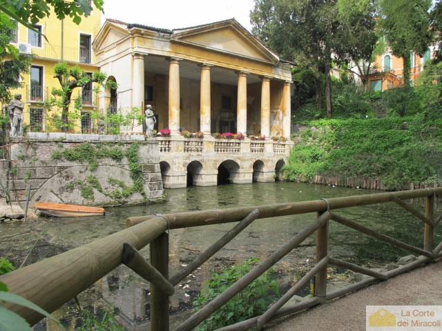 VIALE ROMA: TRICAMERE ARREDATO IN CENTRO STORICO. RICHIESTA EURO 1.200 + SPESE CONDOMINIALI RIF. ...
