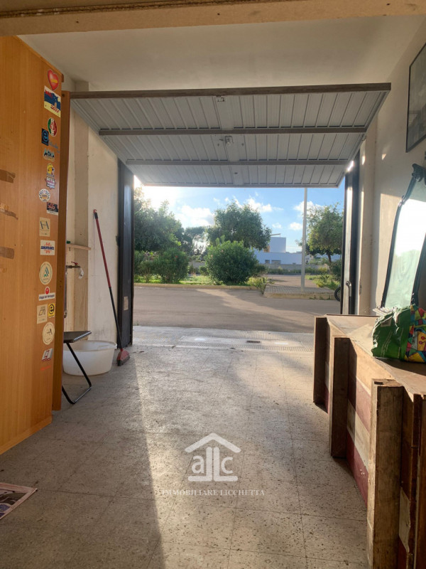 Lecce Vendita Garage