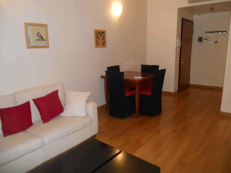 Nel cuore pulsante del Centro Storico di Padova, teatro Verdi, proponiamo in affitto un esclusivo...