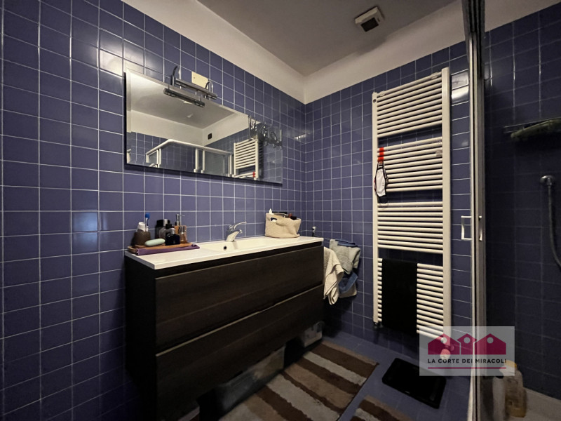 SAN ROCCO: IN PIACEVOLE E CURATO RESTAURO, IN UNA DELLE ZONE PIÙ BELLE DEL CENTRO STORICO, PROPON...