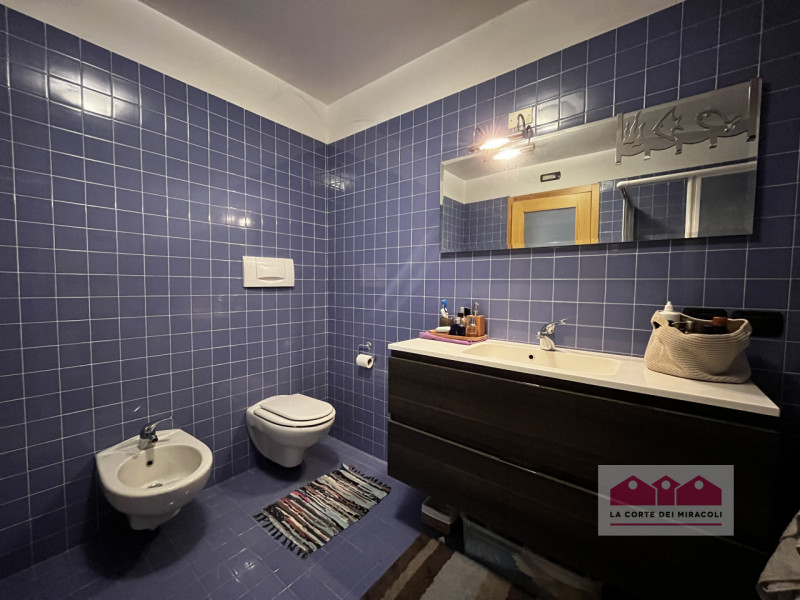 SAN ROCCO: IN PIACEVOLE E CURATO RESTAURO, IN UNA DELLE ZONE PIÙ BELLE DEL CENTRO STORICO, PROPON...