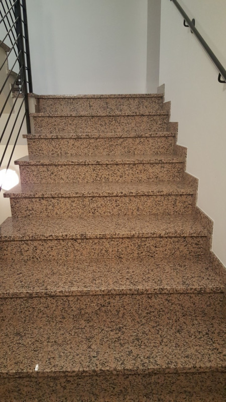 Proponiamo in vendita, nel comune di Este, un raffinato appartamento tipologia duplex disposto su...