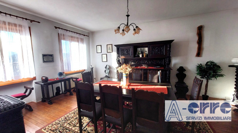 Ad Arsiè, in località Rivai, in una posizione panoramica e sempre soleggiata, proponiamo in vendi...