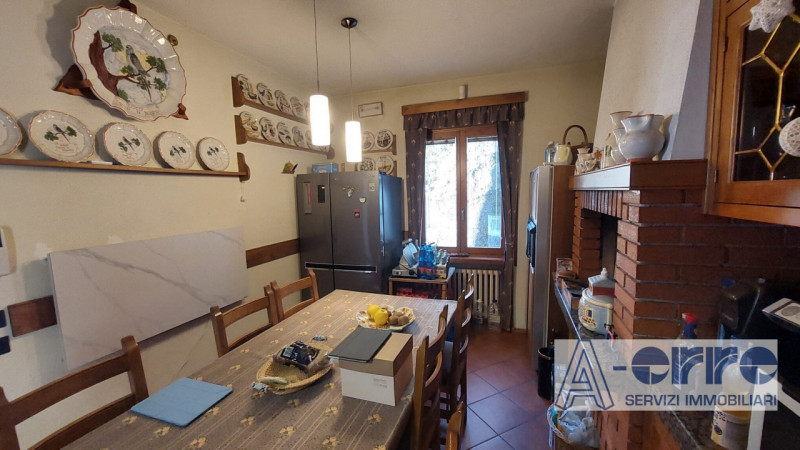 Ad Arsiè, in località Rivai, in una posizione panoramica e sempre soleggiata, proponiamo in vendi...
