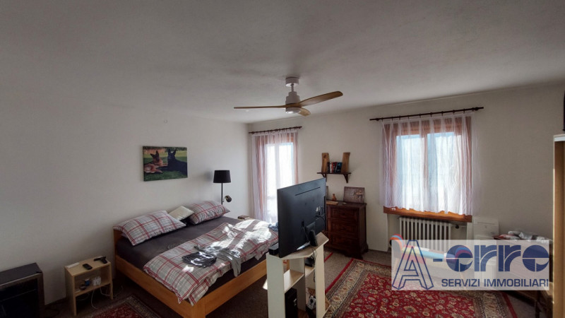 Ad Arsiè, in località Rivai, in una posizione panoramica e sempre soleggiata, proponiamo in vendi...