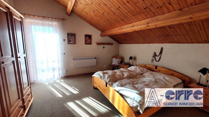 Ad Arsiè, in località Rivai, in una posizione panoramica e sempre soleggiata, proponiamo in vendi...