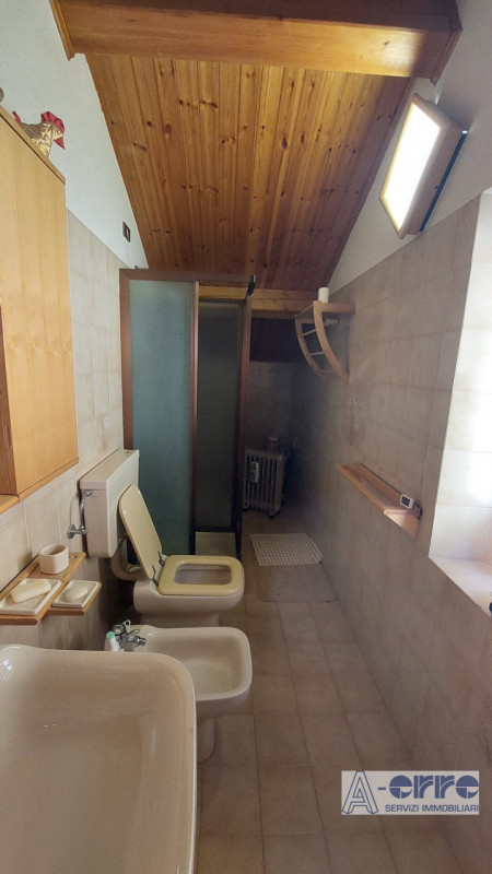 Ad Arsiè, in località Rivai, in una posizione panoramica e sempre soleggiata, proponiamo in vendi...