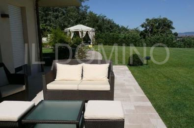 Caselle, appartamento nuovo posto in una palazzina di tre piani e di sei unità, dalle linee moder...