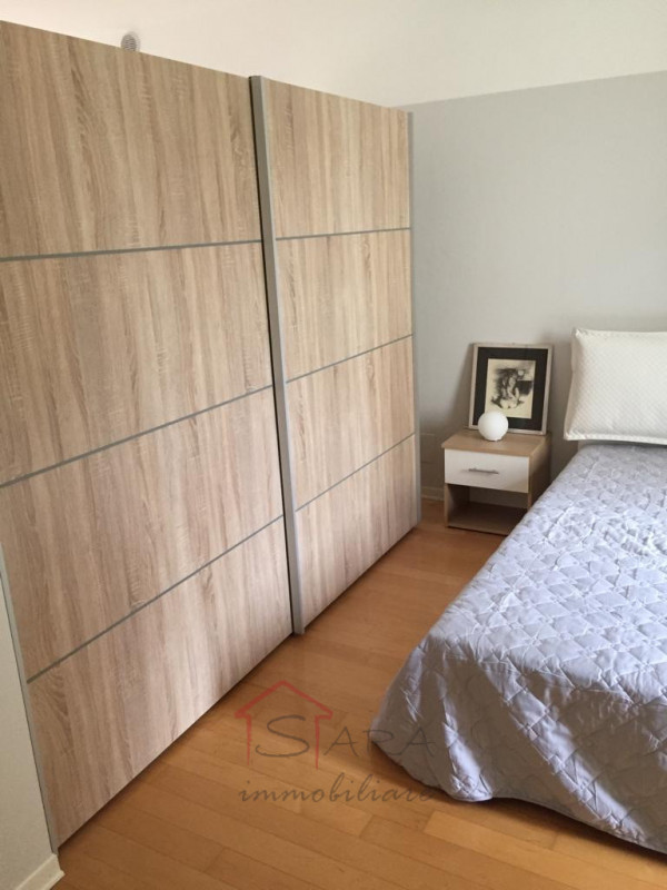 Disponibile dal 1 gennaio 2026, Sara Immobiliare propone in locazione un raffinato loft - openspa...