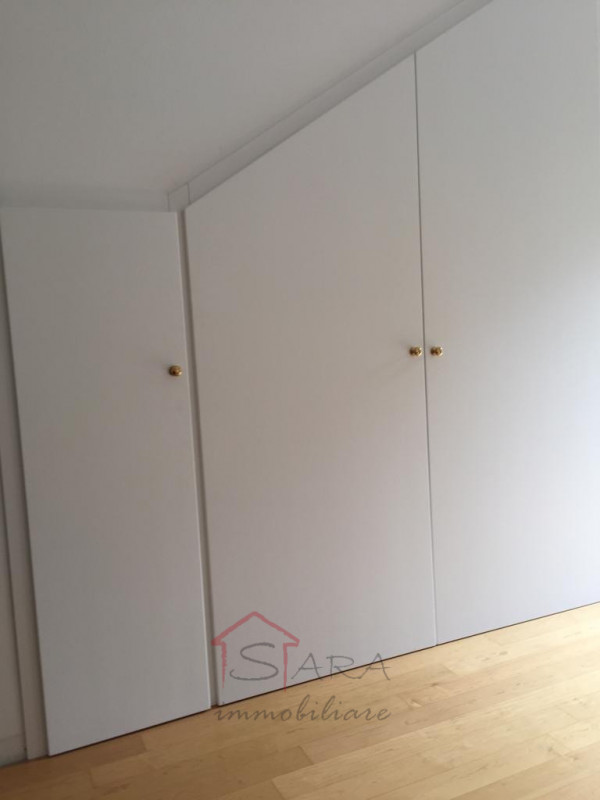 Disponibile dal 1 gennaio 2026, Sara Immobiliare propone in locazione un raffinato loft - openspa...