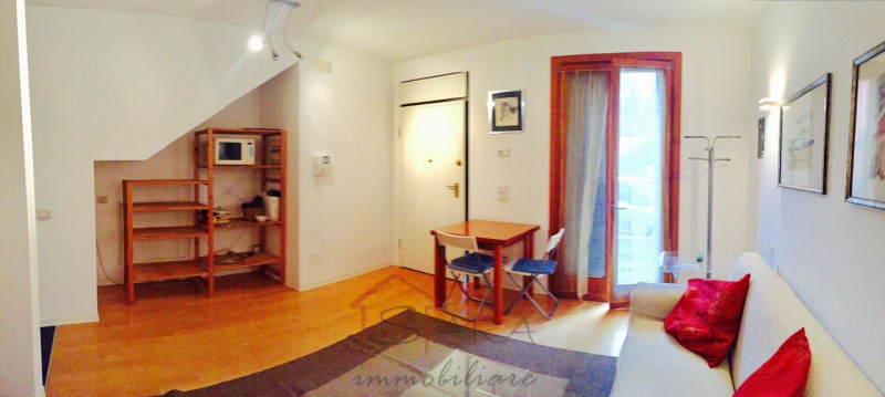 Disponibile dal 1 gennaio 2026, Sara Immobiliare propone in locazione un raffinato loft - openspa...