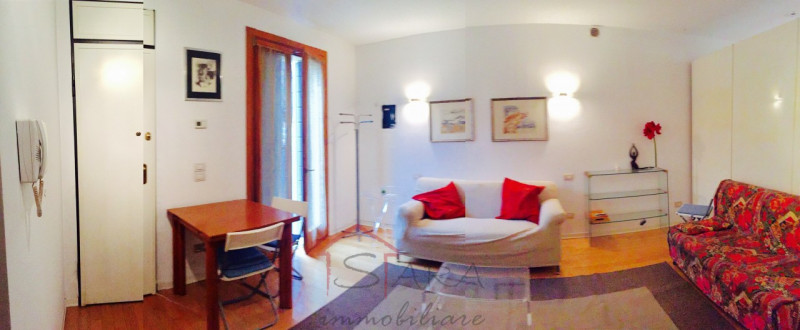 Disponibile dal 1 gennaio 2026, Sara Immobiliare propone in locazione un raffinato loft - openspa...