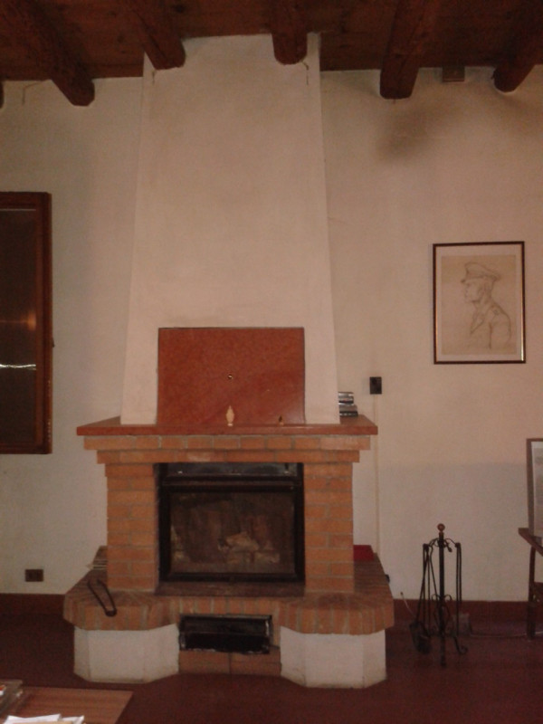 Castelbaldo,
paese in provincia di Padova, tra i confini di Rovigo e Verona, si propone  in vendi...