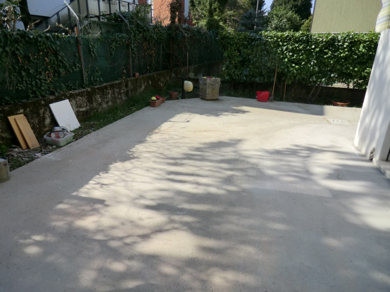 Sacra Famiglia, in zona residenziale verde e tranquilla, si affitta miniappartamento arredato che...